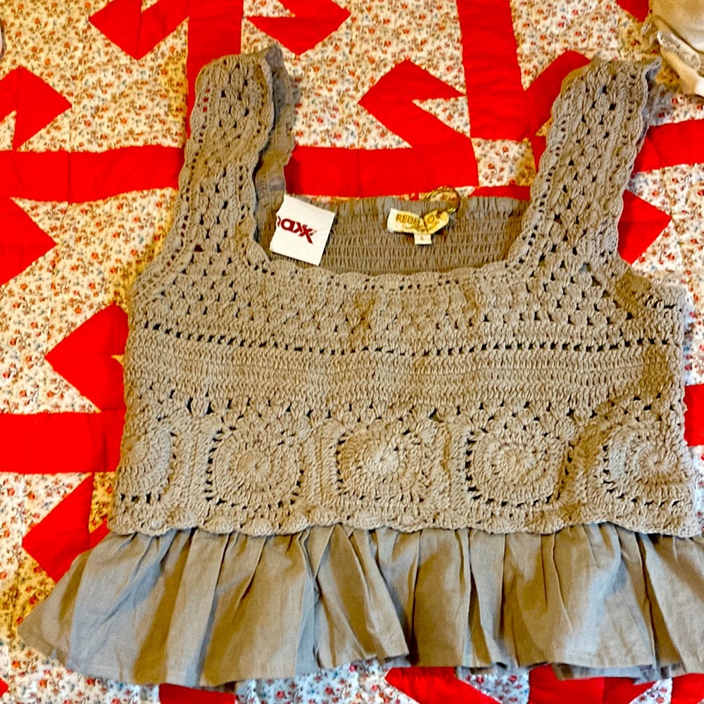 Top sleeveless